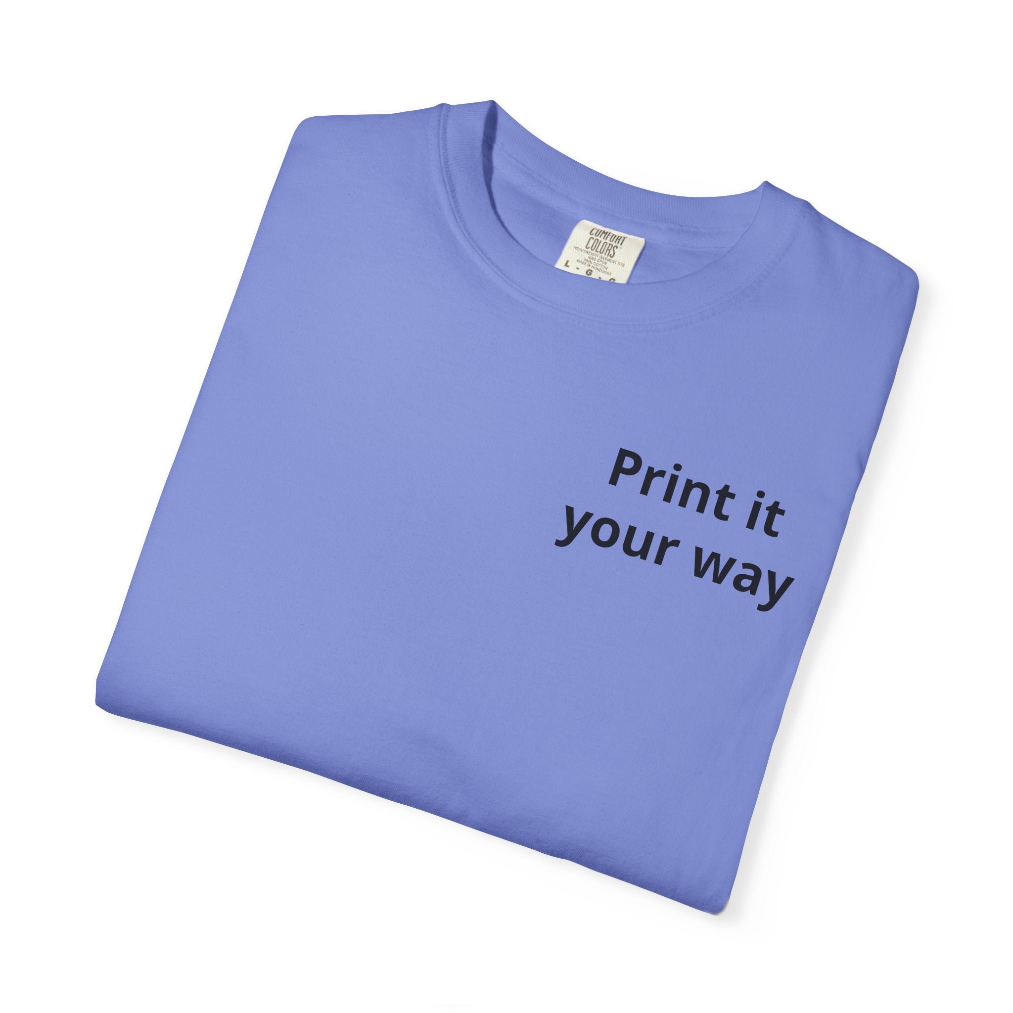 Personalizable Hairstylist Scissors and Comb T-shirt | Salon Girlie Aesthetic