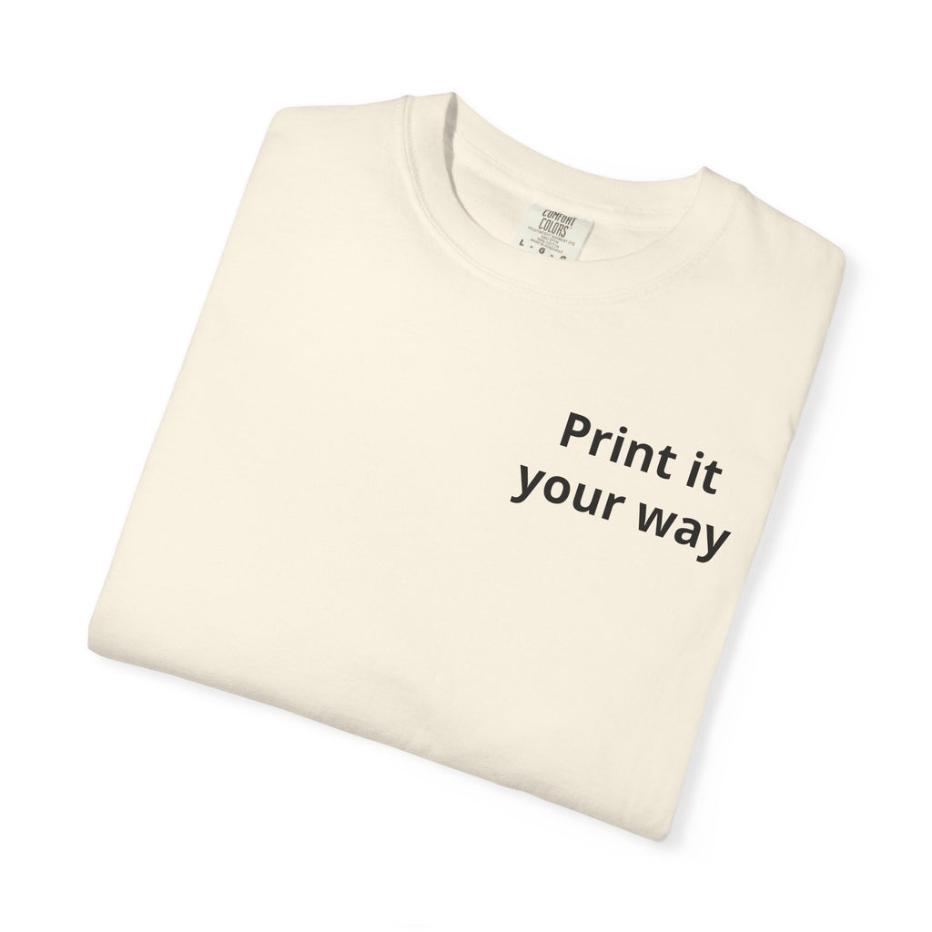 Personalizable Hairstylist Scissors and Comb T-shirt | Salon Girlie Aesthetic