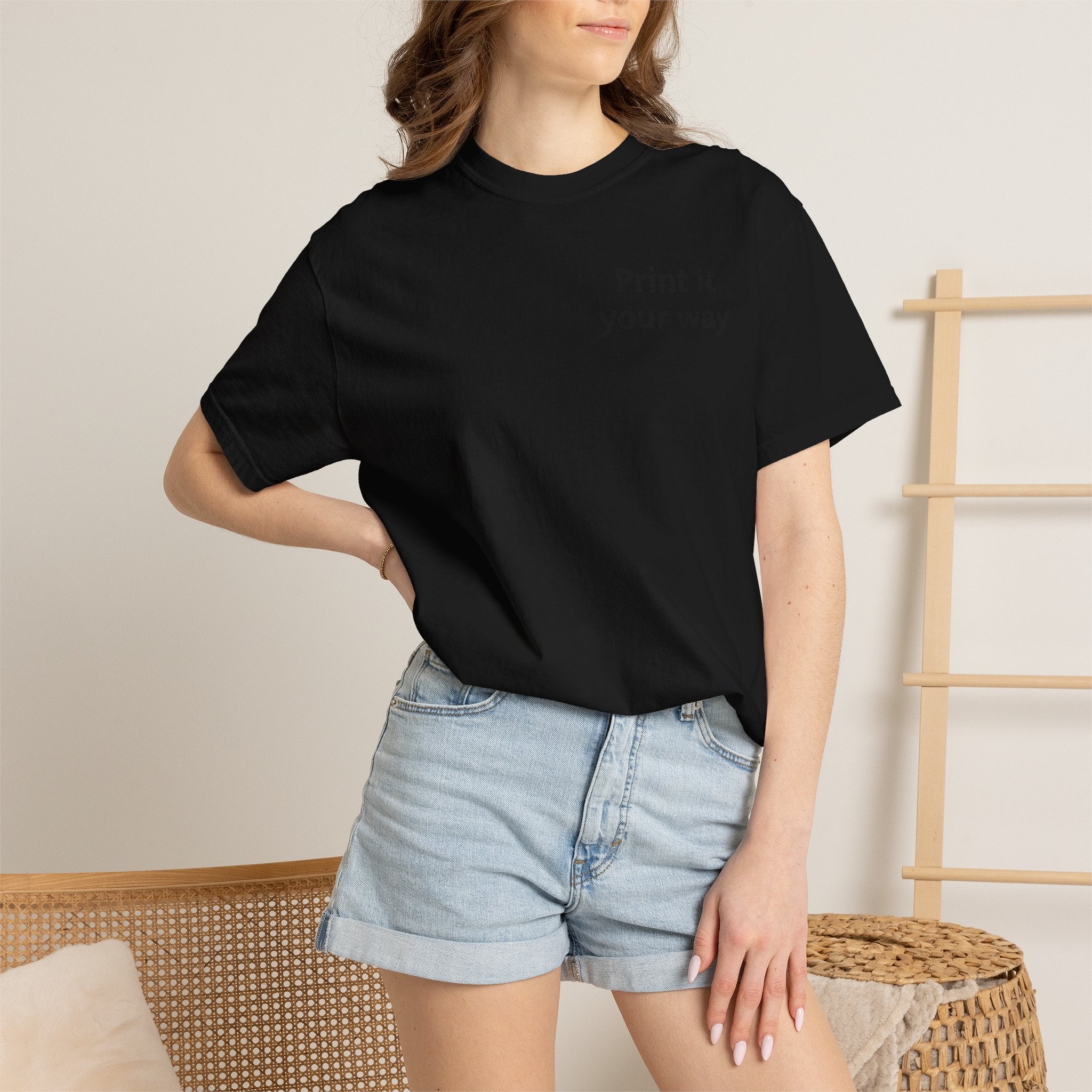 Personalizable Hairstylist Scissors and Comb T-shirt | Salon Girlie Aesthetic