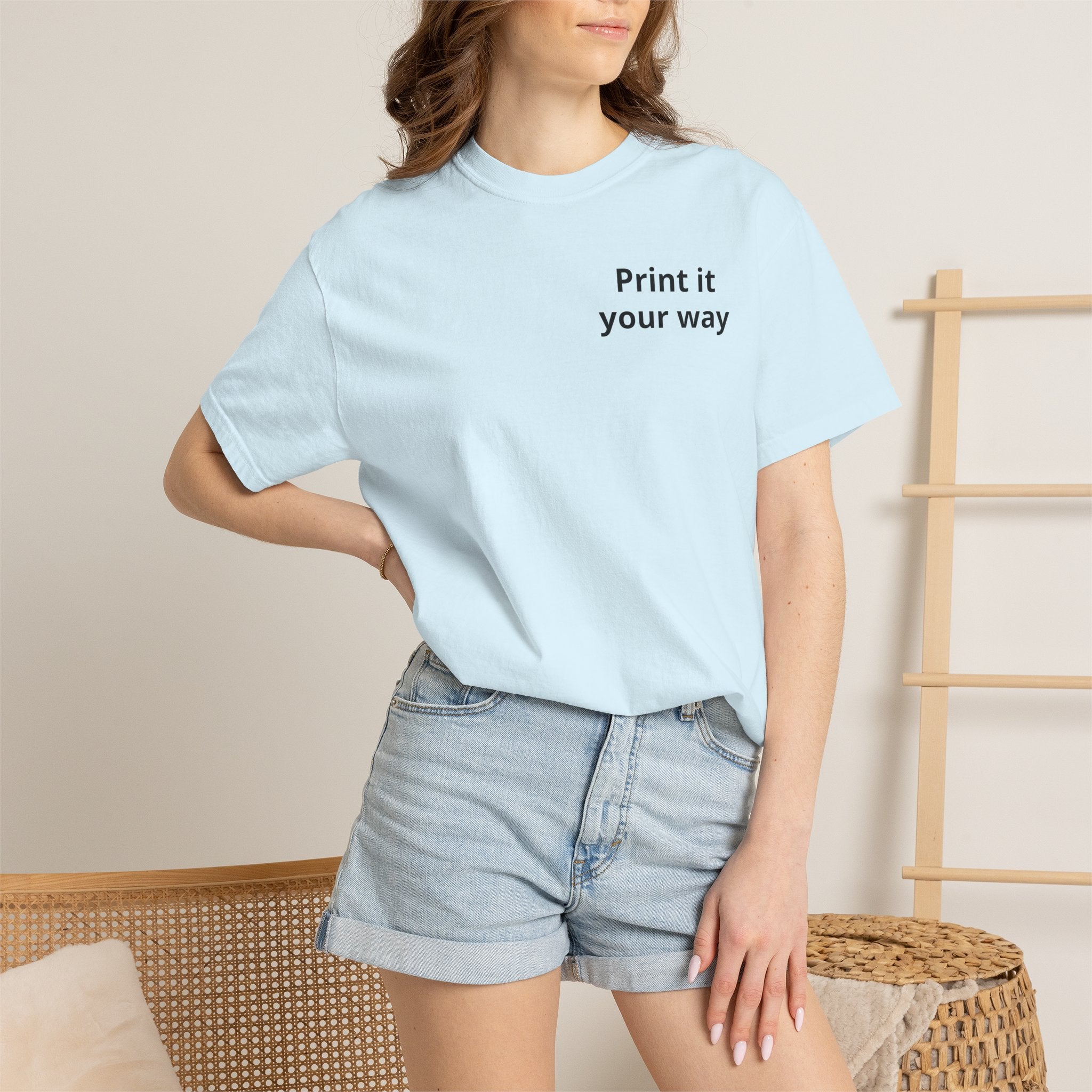 Personalizable Hairstylist Scissors and Comb T-shirt | Salon Girlie Aesthetic