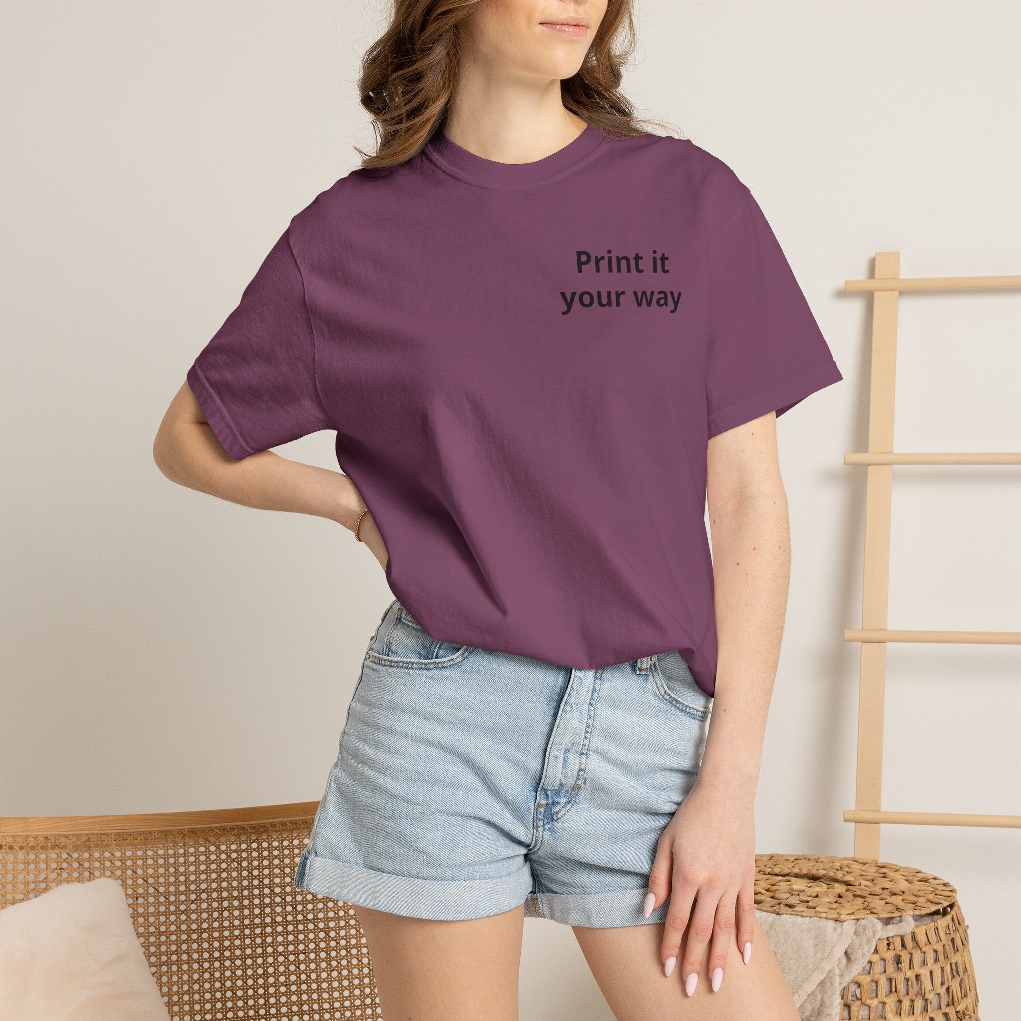 Personalizable Hairstylist Scissors and Comb T-shirt | Salon Girlie Aesthetic