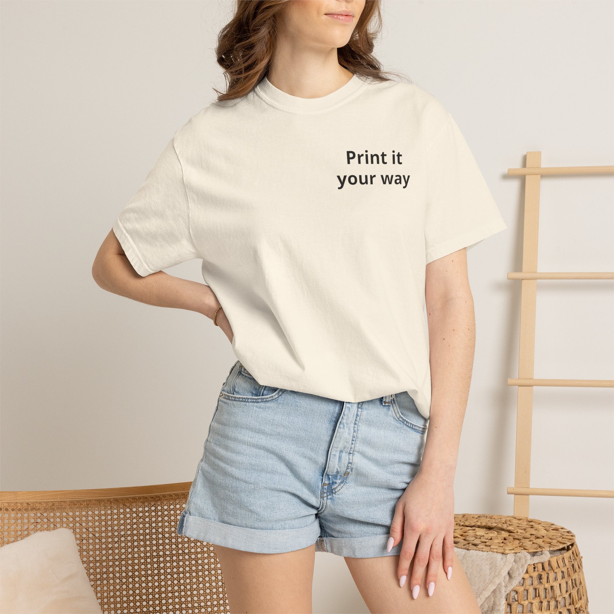 Personalizable Hairstylist Scissors and Comb T-shirt | Salon Girlie Aesthetic