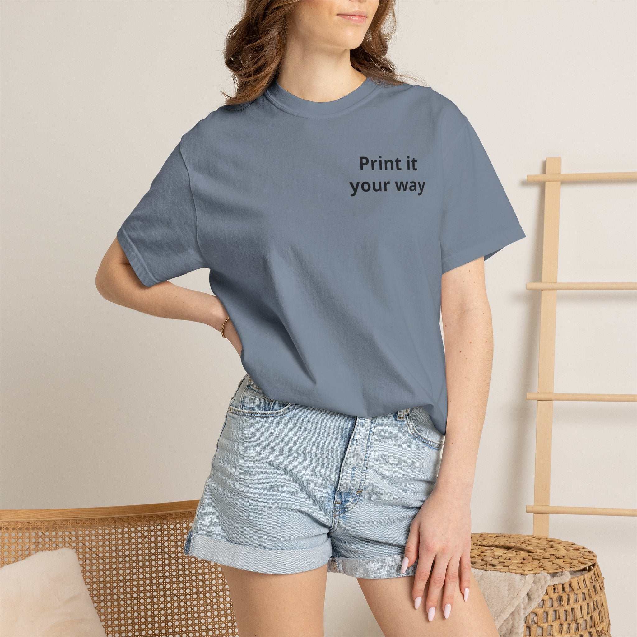 Personalizable Hairstylist Scissors and Comb T-shirt | Salon Girlie Aesthetic