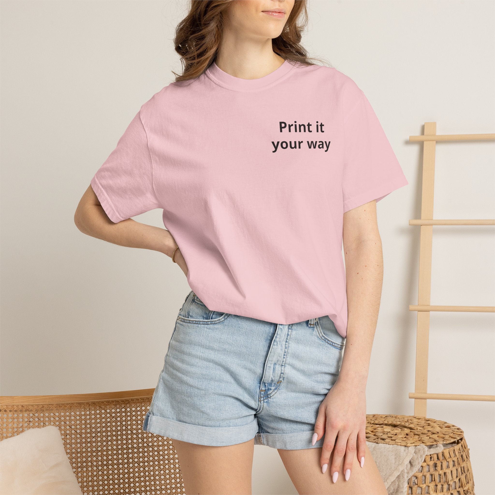 Personalizable Hairstylist Scissors and Comb T-shirt | Salon Girlie Aesthetic