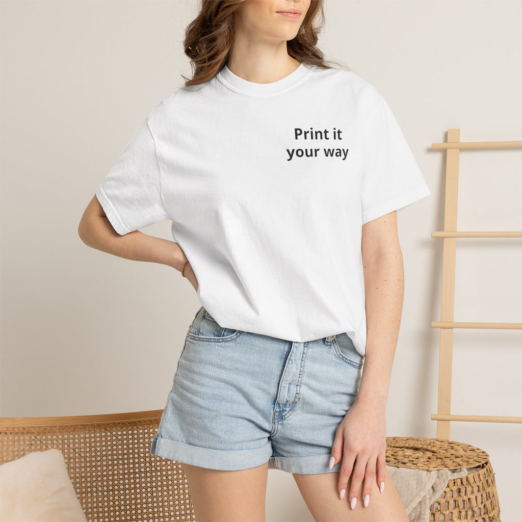 Personalizable Hairstylist Scissors and Comb T-shirt | Salon Girlie Aesthetic