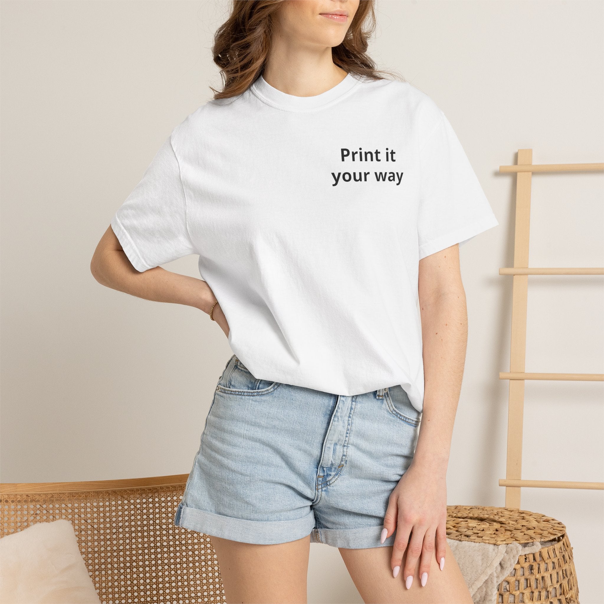 Personalizable Hairstylist Scissors and Comb T-shirt | Salon Girlie Aesthetic