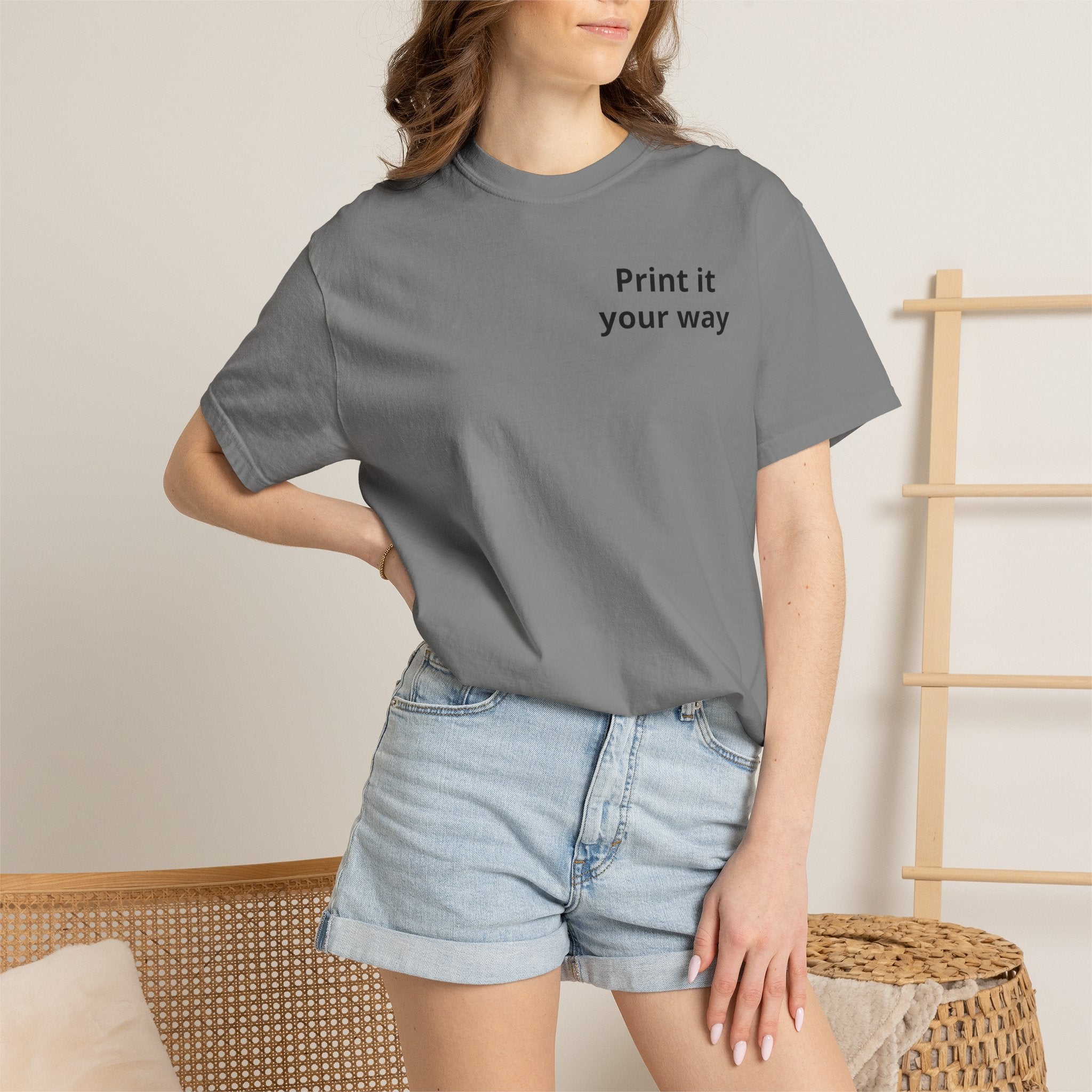 Personalizable Hairstylist Scissors and Comb T-shirt | Salon Girlie Aesthetic