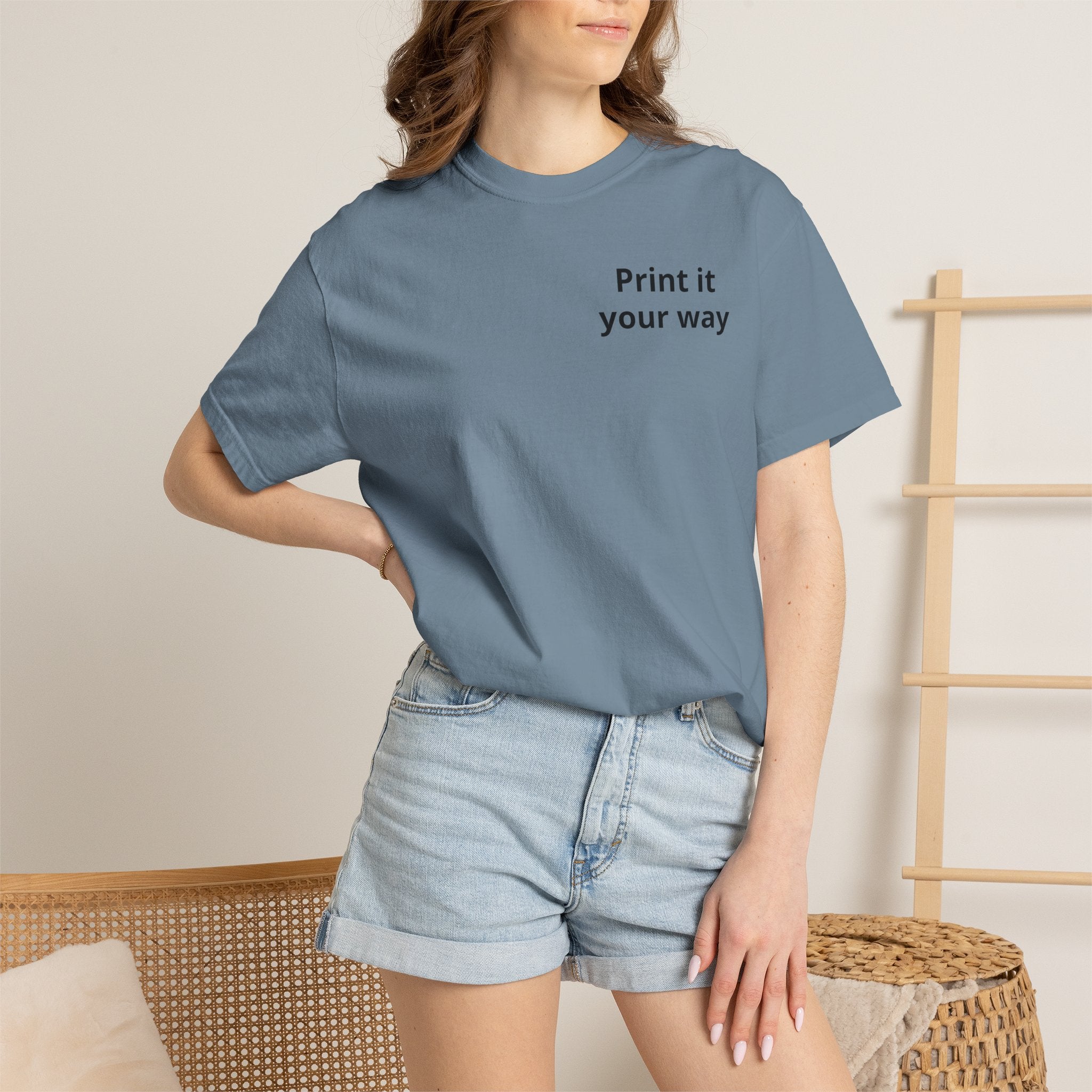 Personalizable Hairstylist Scissors and Comb T-shirt | Salon Girlie Aesthetic