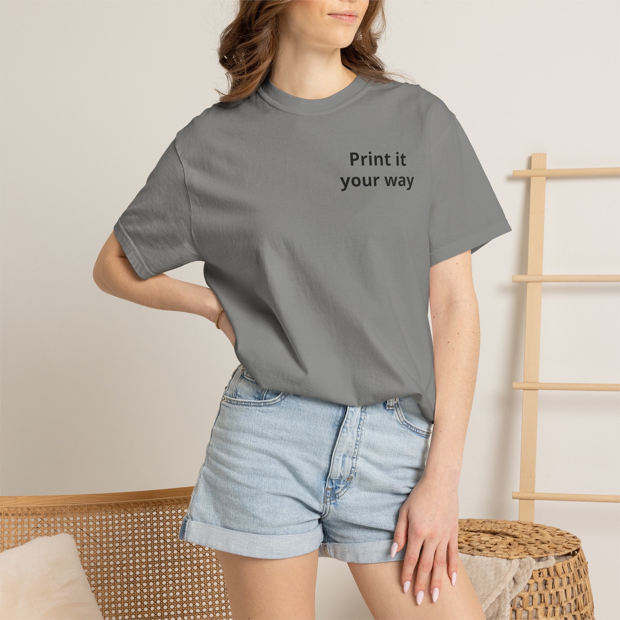 Personalizable Hairstylist Scissors and Comb T-shirt | Salon Girlie Aesthetic