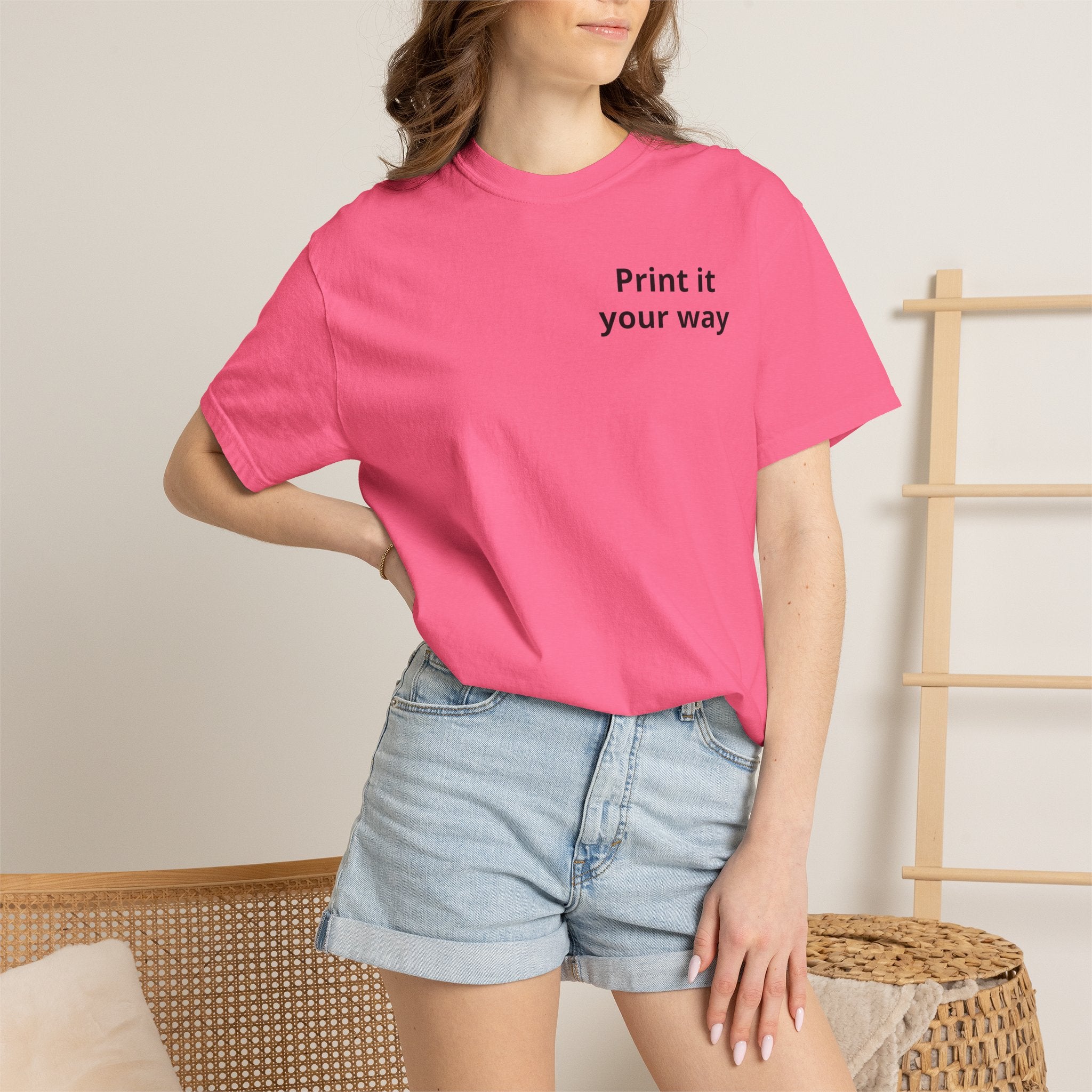 Personalizable Hairstylist Scissors and Comb T-shirt | Salon Girlie Aesthetic