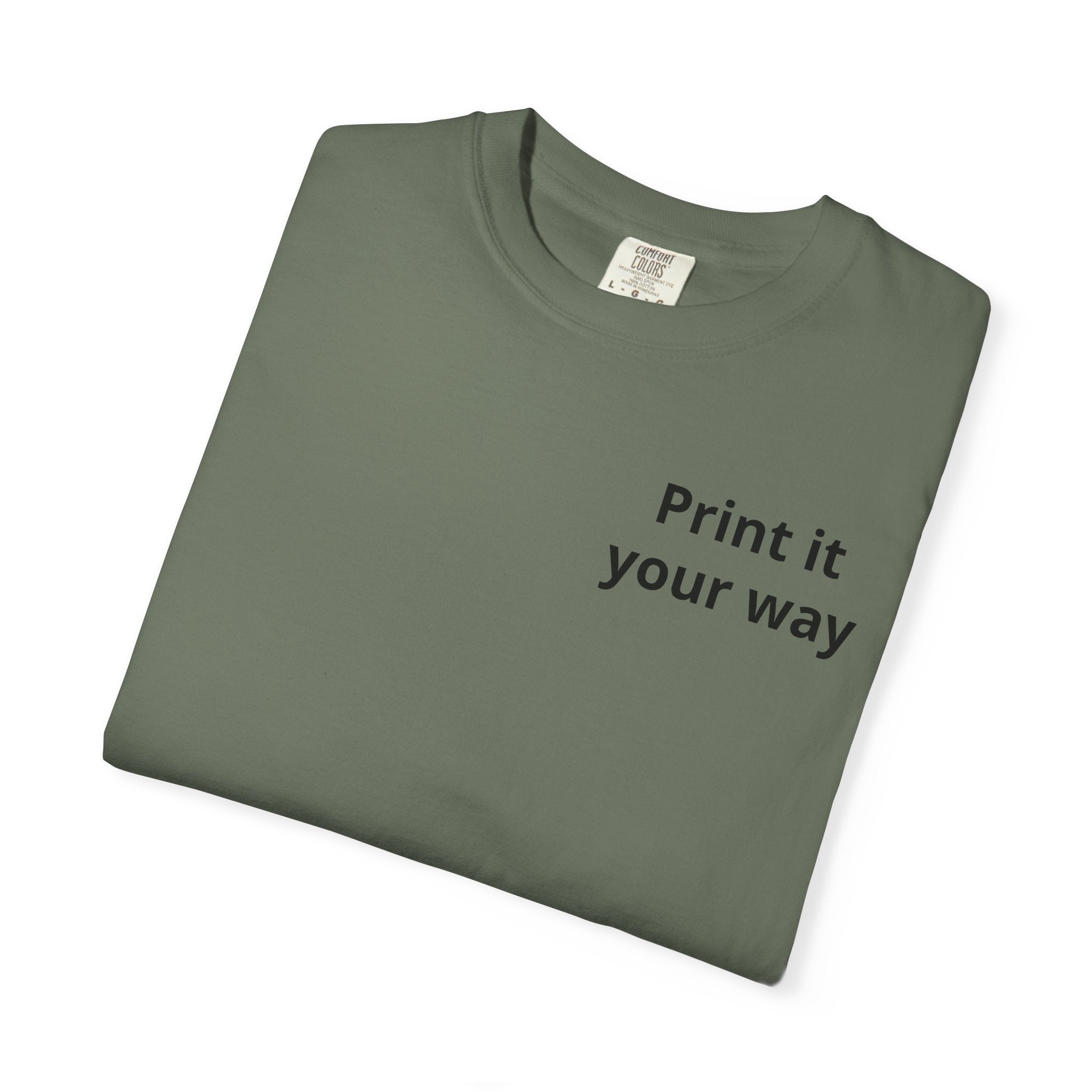 Personalizable Hairstylist Scissors and Comb T-shirt | Salon Girlie Aesthetic